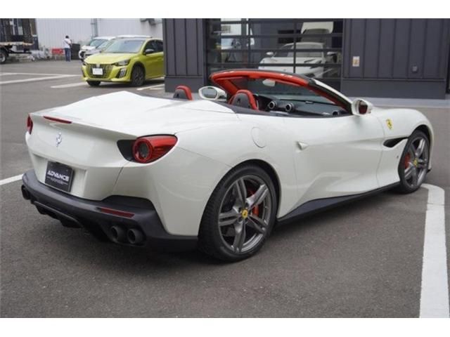 FERRARI Portofino