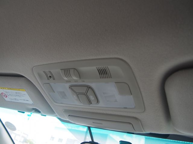 ESTIMA HYBRID 4WD