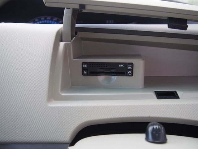 ESTIMA HYBRID 4WD