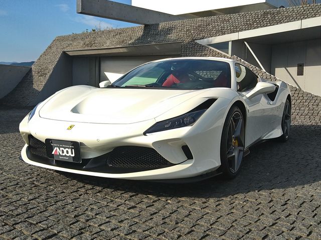 FERRARI F8 Tributo