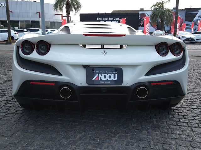 FERRARI F8 Tributo
