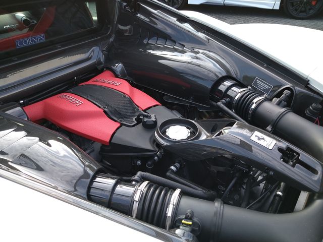 FERRARI F8 Tributo