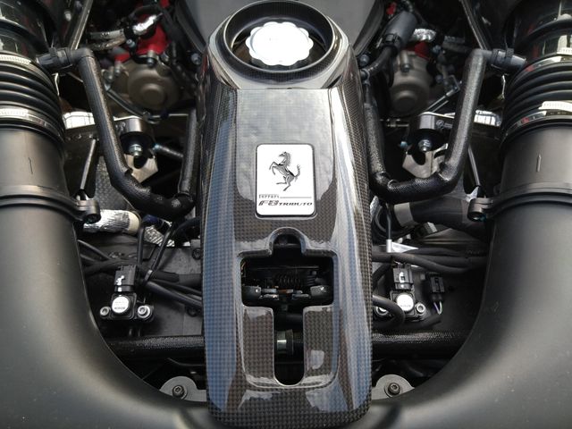 FERRARI F8 Tributo