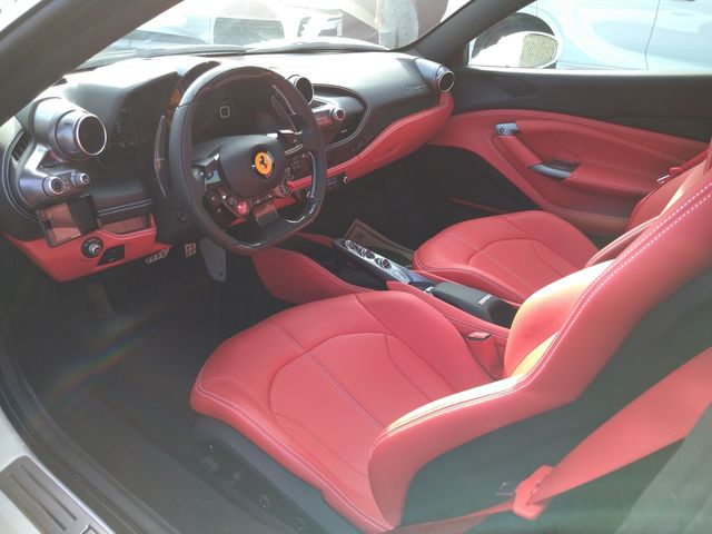 FERRARI F8 Tributo