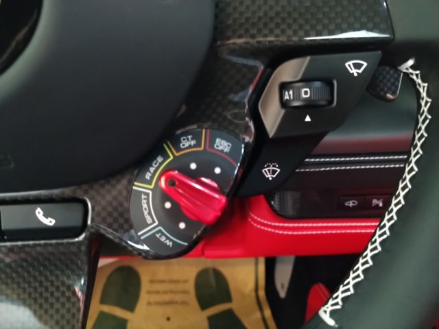 FERRARI F8 Tributo