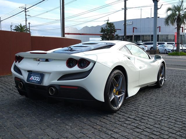 FERRARI F8 Tributo
