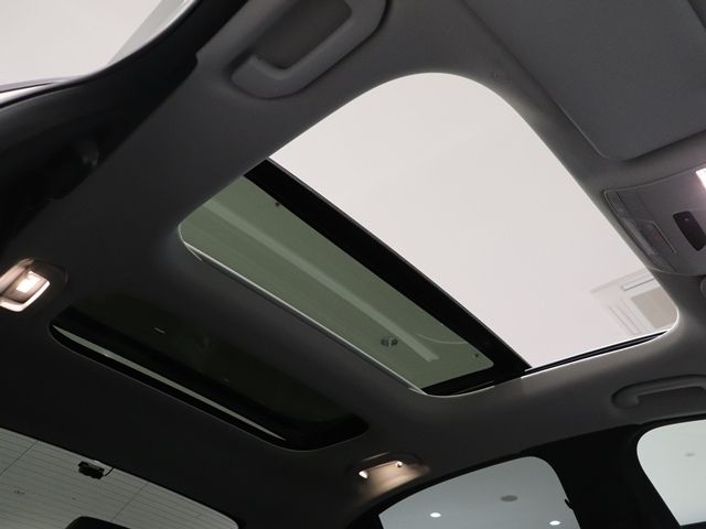 MERCEDES BENZ E class sedan