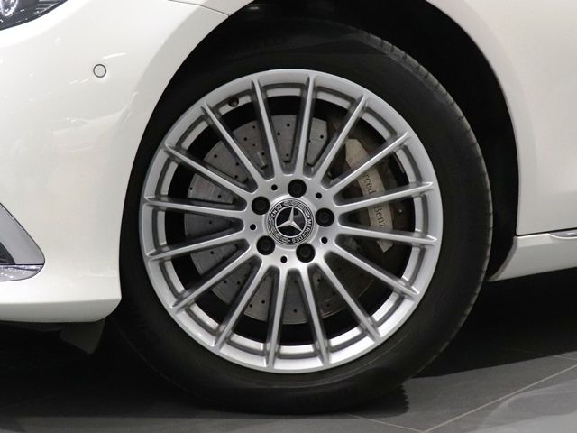MERCEDES BENZ E class sedan