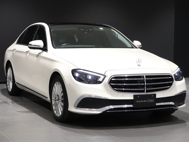 MERCEDES BENZ E class sedan