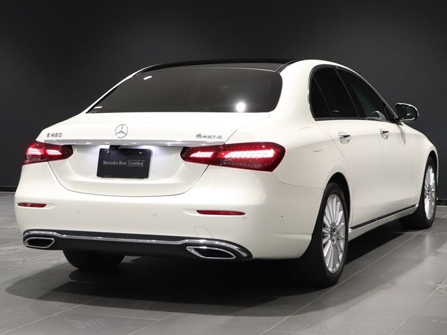 MERCEDES BENZ E class sedan