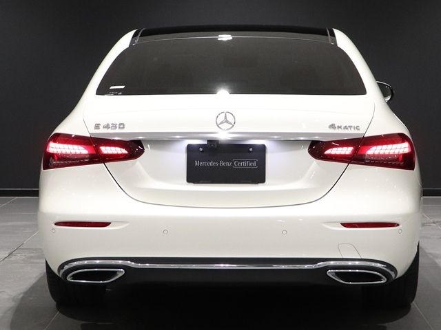 MERCEDES BENZ E class sedan