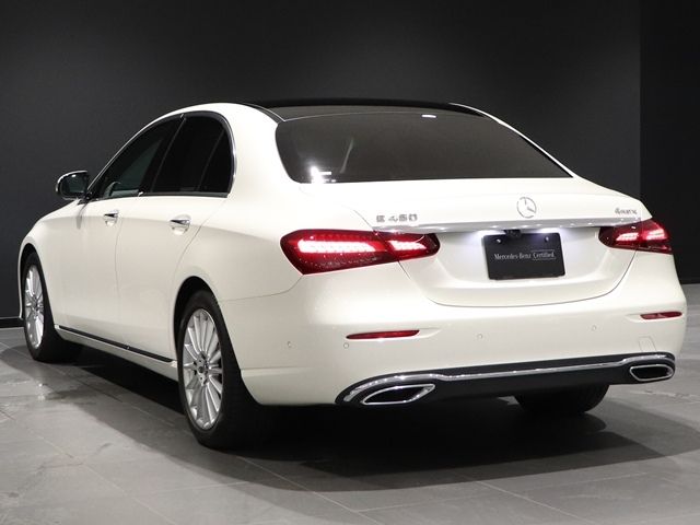 MERCEDES BENZ E class sedan