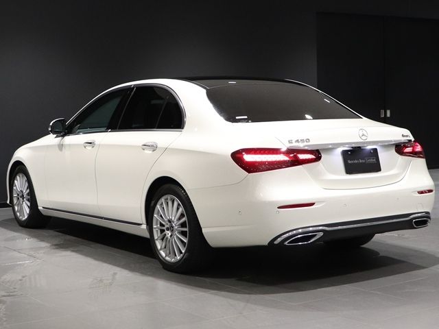 MERCEDES BENZ E class sedan