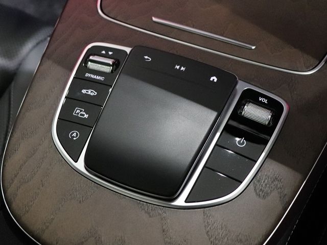 MERCEDES BENZ E class sedan