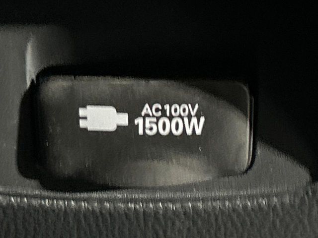 VOXY HYBRID