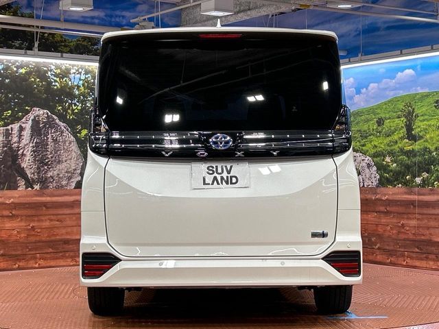 VOXY HYBRID