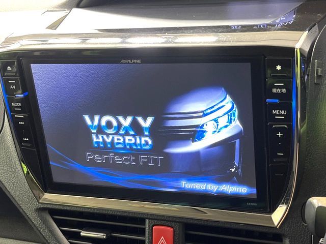 VOXY HYBRID