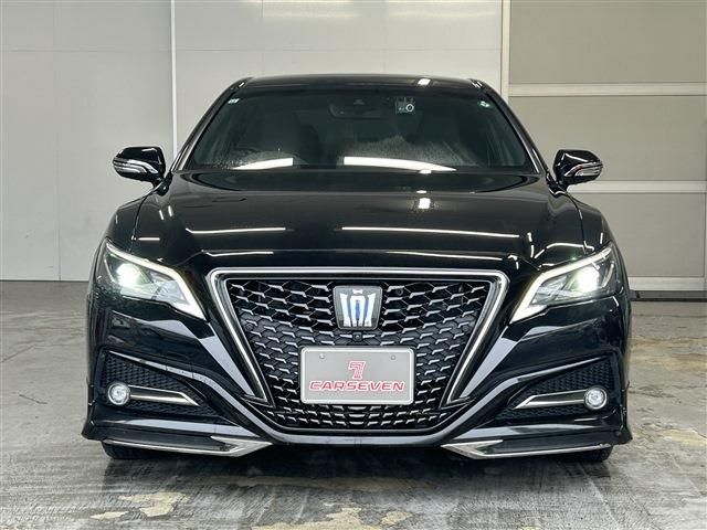 CROWN sedan hybrid 4WD