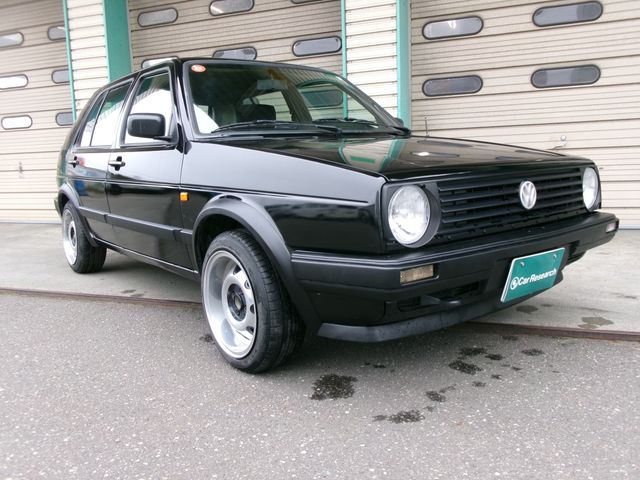VOLKSWAGEN GOLF