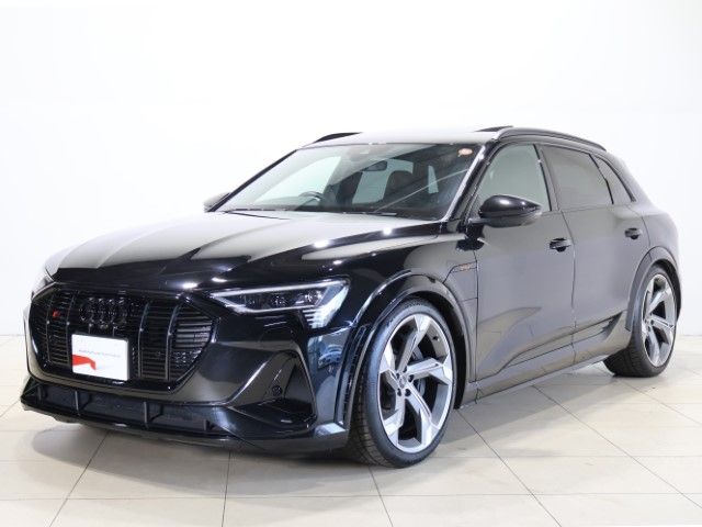 AUDI e-tron S