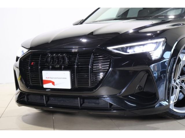 AUDI e-tron S