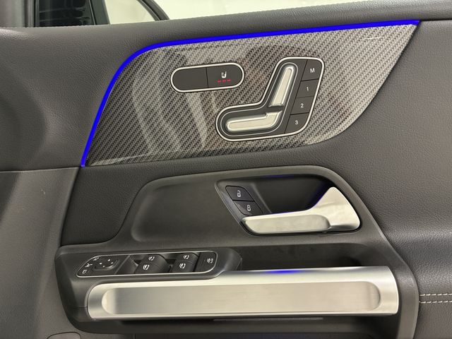 MERCEDES BENZ GLB