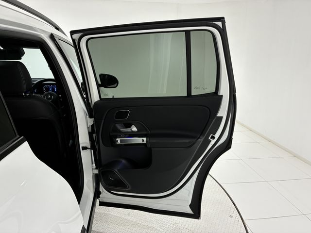 MERCEDES BENZ GLB