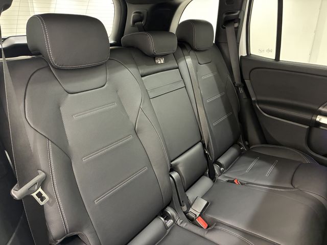 MERCEDES BENZ GLB