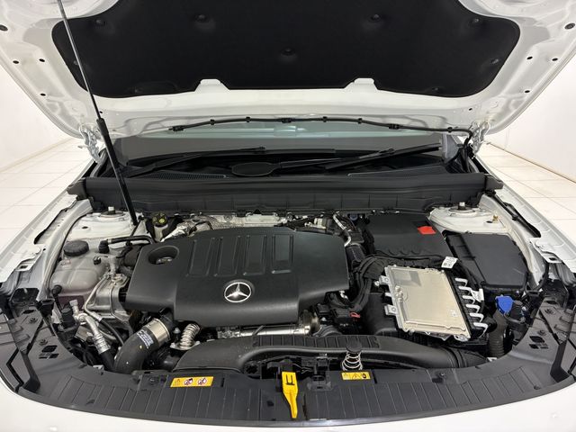 MERCEDES BENZ GLB