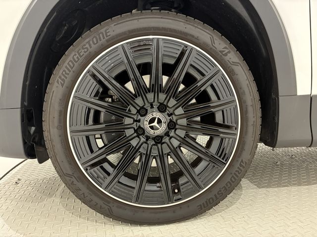 MERCEDES BENZ GLB
