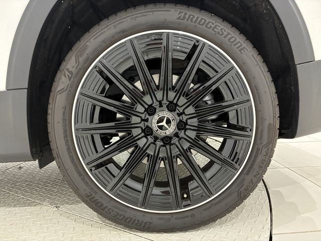 MERCEDES BENZ GLB