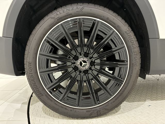 MERCEDES BENZ GLB
