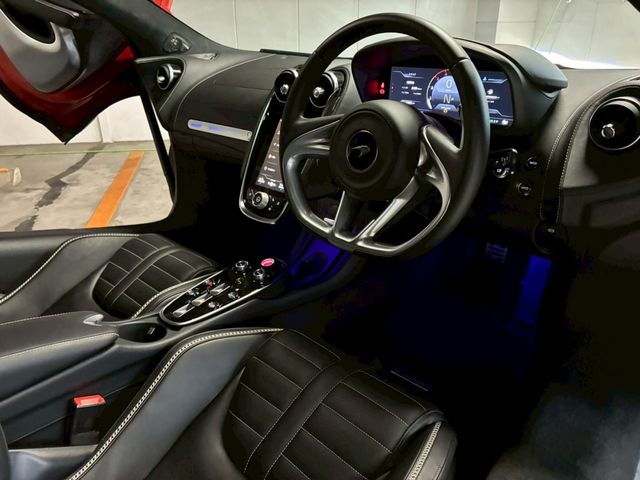 McLaren GT
