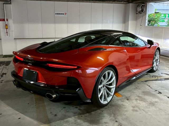 McLaren GT