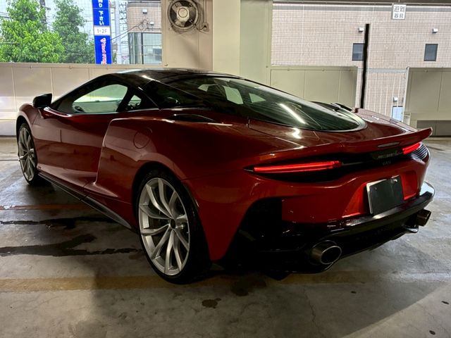 McLaren GT