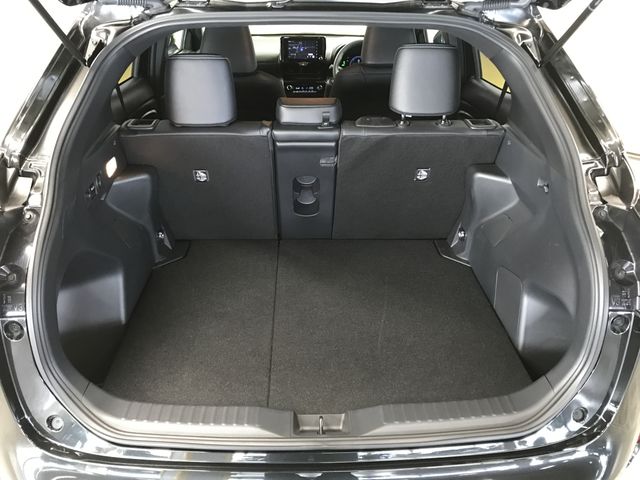 YARIS CROSS HYBRID