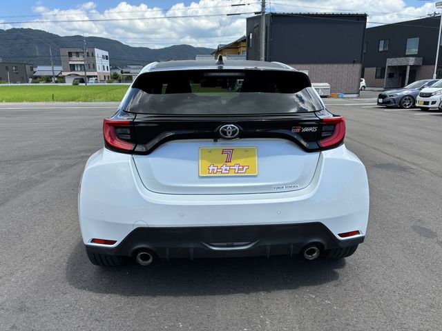GR YARIS