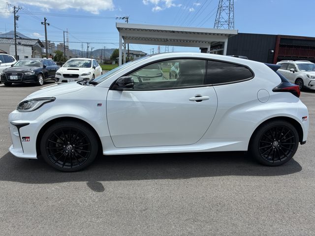 GR YARIS