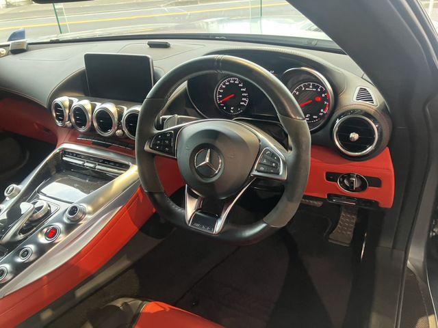 MERCEDES AMG GT Roadster