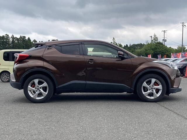 C-HR 4WD