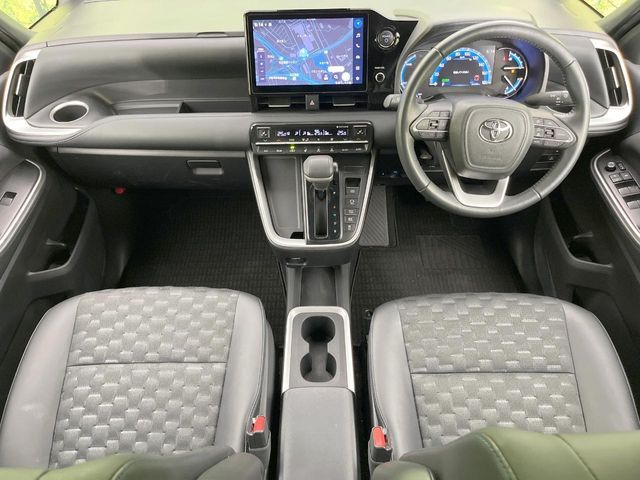 VOXY HYBRID