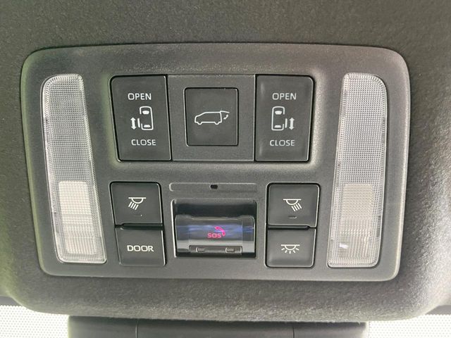 VOXY HYBRID
