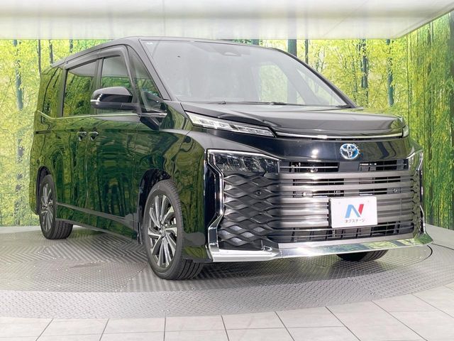 VOXY HYBRID