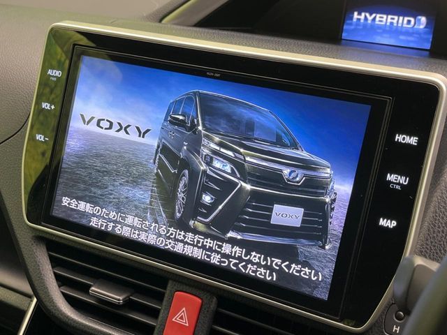 VOXY HYBRID