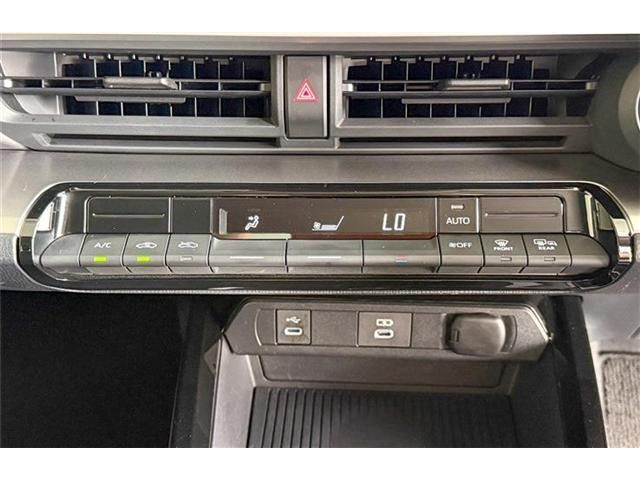 PRIUS 4WD