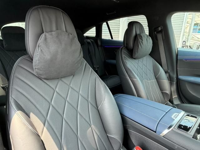 MERCEDES BENZ EQS