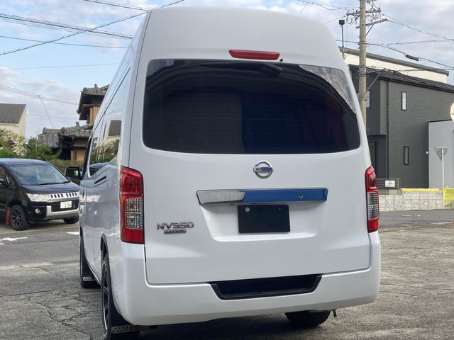 NV350 CARAVAN 4WD
