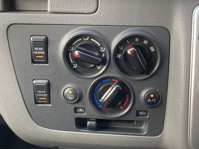 NV350 CARAVAN 4WD