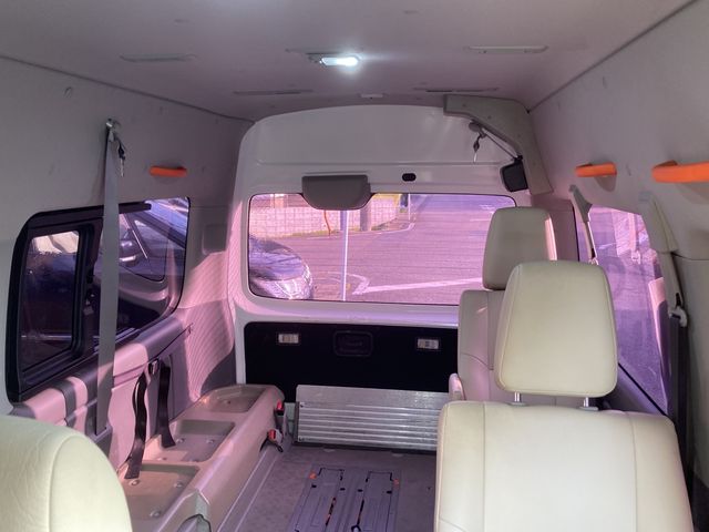 NV350 CARAVAN 4WD
