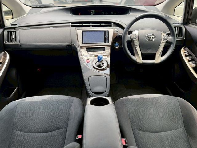 PRIUS PHV
